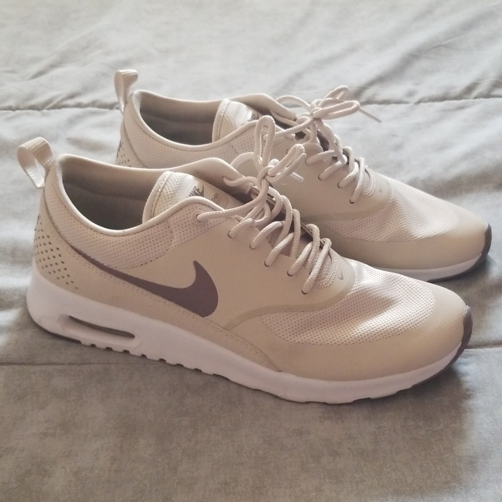Nike Air Thea